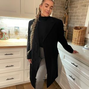 The best winter trench coat designer black trench hailey Bieber Kendall Jenner